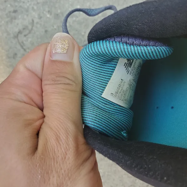New Balance 840 V4 Women's Running Shoe Size 8 Gray And Teal Good Condition - Image 4