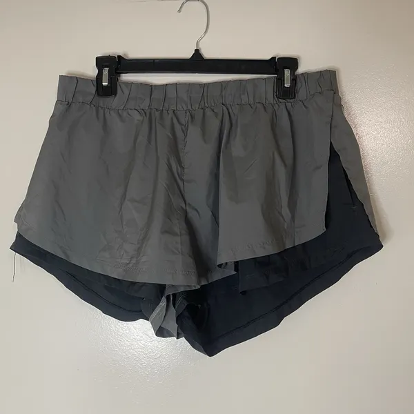 Free People FP Movement Lined Run For It Running gray black shorts size large - Image 2