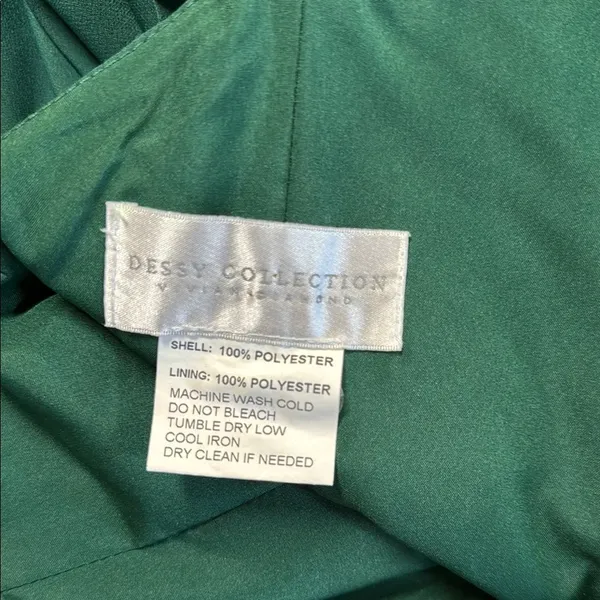 Elegant Green Evening Gown Size undefined - Image 4