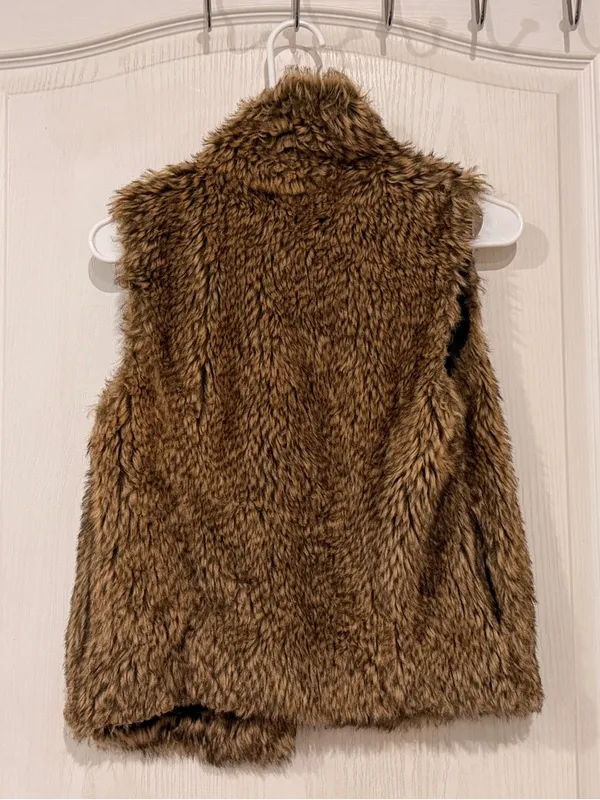 Abercrombie & Fitch Brown Faux Fur Vest - Image 4