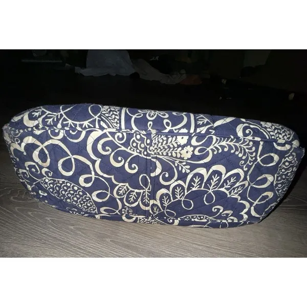 Vera Bradley Navy And White Floral Print Twirly Bird Pattern Zip Up Tote Bag - Image 4