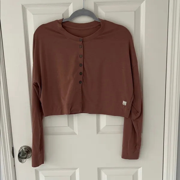 Vuori Cropped Henley Long-Sleeve Top - Rust Brown - Image 2