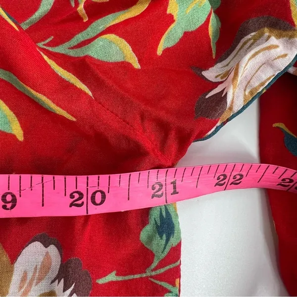 Anthropologie‎ Maeve Red Floral Lake House Top - Image 7