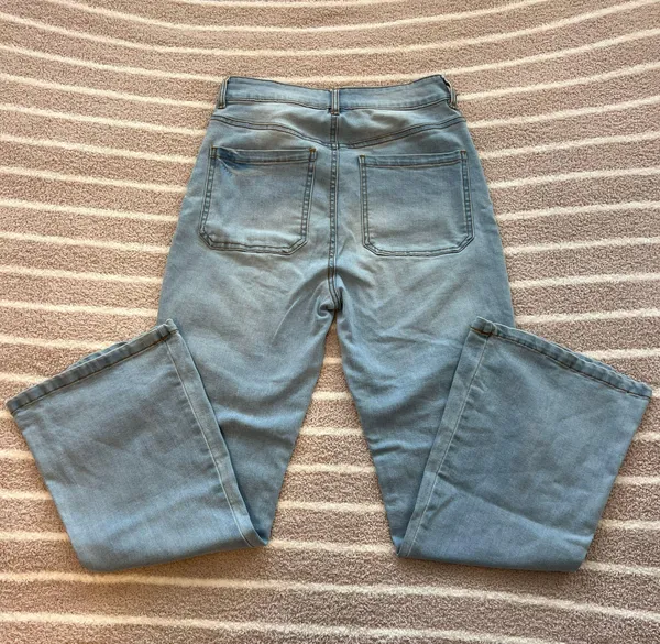 Forever 21 Denim Jeans - Image 3