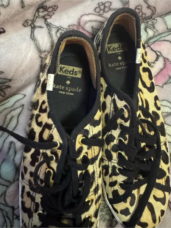 Keds Women’s Leopard Print Low-Top Sneakers in Black and Tan - Image 2