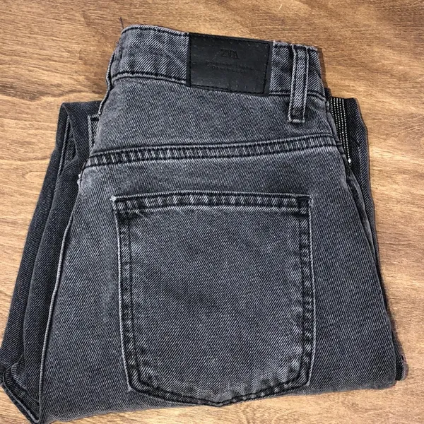 Zara size 4 grey black raw hem high rise jeans - Image 2