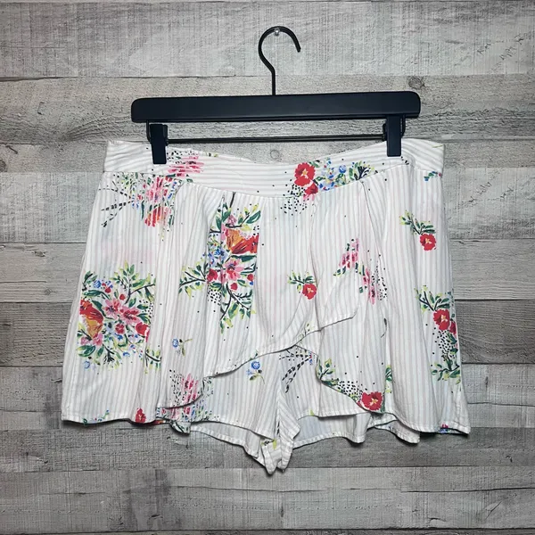 Free People Night Watcher Ivory Floral Patterned Flowy Shorts - Image 5