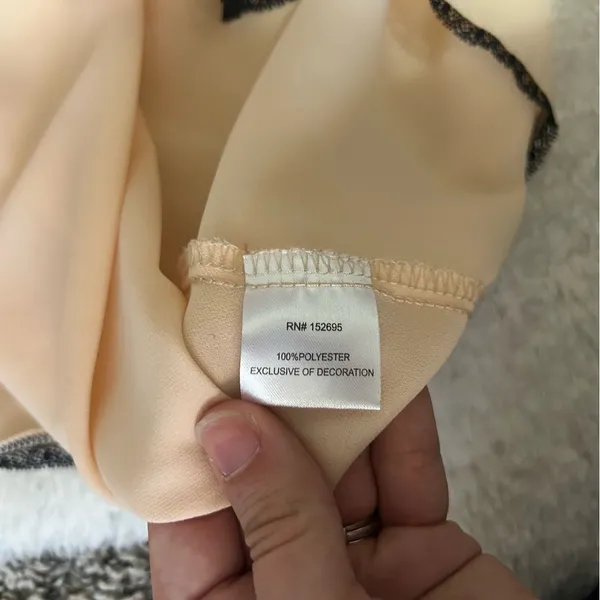 5/$30 🎈 Q & A medium nude lace trim camisole - Image 4