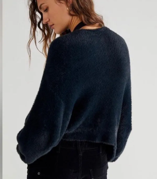 Free People NWT WYATT CARDI SOFT FUZZY BUTTON FRONT CARDIGAN Black. Size Medium - Image 2