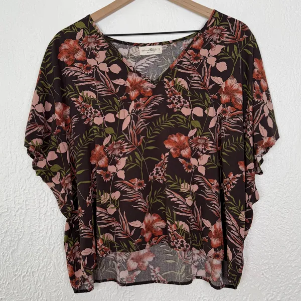 Natural Life Easy V-Neck Floral Top Brown Boho Tropical Size Small - Image 2