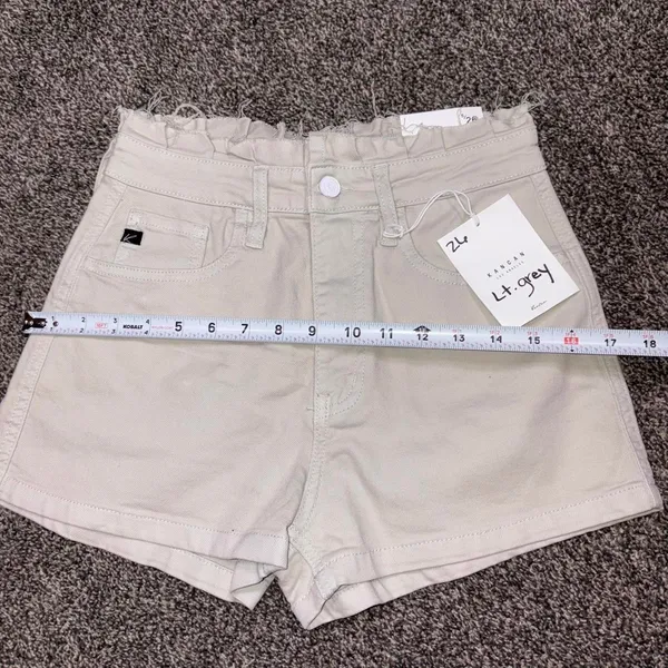 Kan Can brand light gray shorts size 26 - Image 5