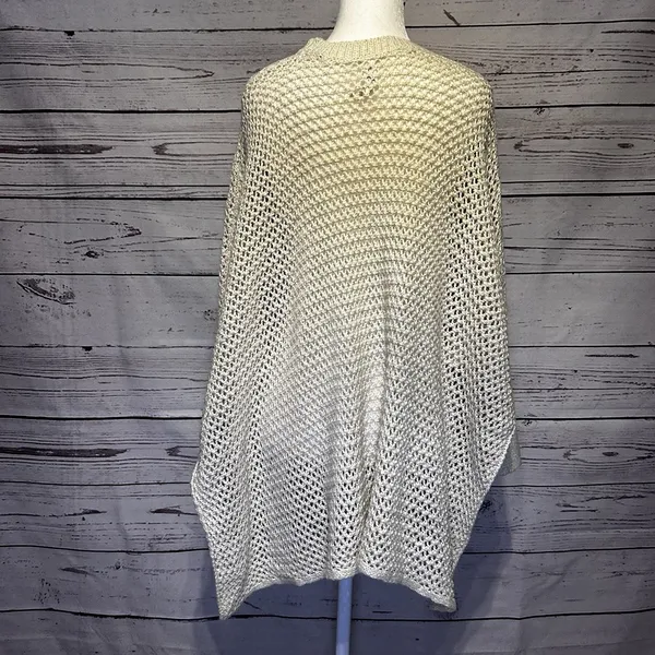 Aeropostale Cream Beige Knit Poncho Size Small/Medium - Image 4