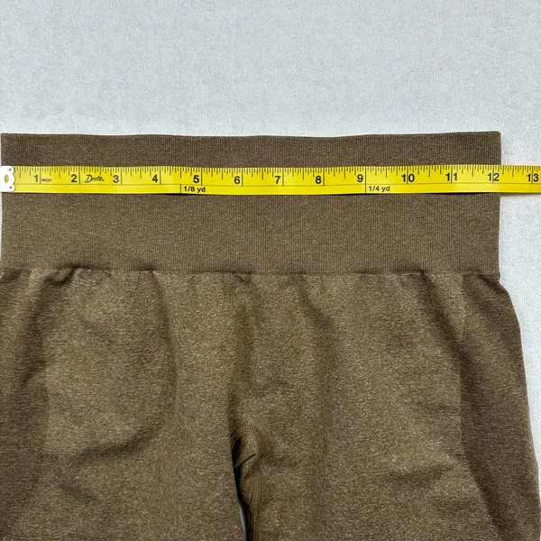 NVGTN Women’s Seamless Sculpt Navigation Shorts Size M Brown Scrunch Athletic - Image 4