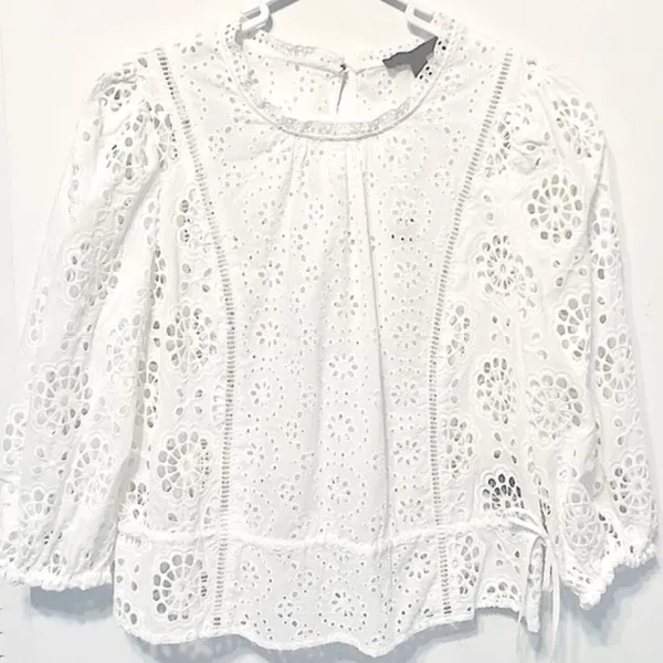 Banana Republic White Eyelet Embroidered Blouse XS - Image 4