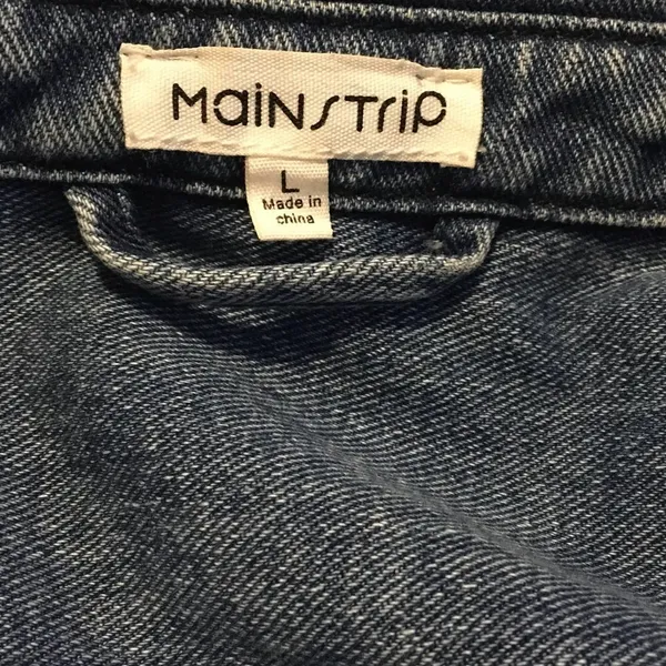 Main Strip Women’s Size Large Blue Button Down Denim Jacket v6x - Image 2