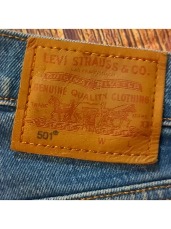 Levis premium 501 button fly distressed shorts size 26 - Image 5