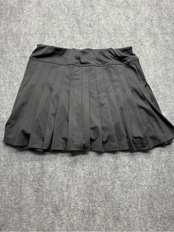 Tuckernuck Women’s Large Black Pleated Tennis athletic Skort - Image 2