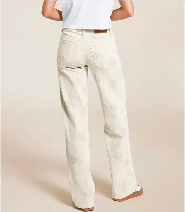Hidden Jeans - Image 2