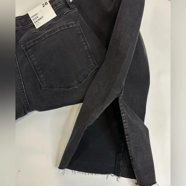 Forever 21 Distressed Knee High Rise Skinny Jeans Black Size 28‎ NWT - Image 7