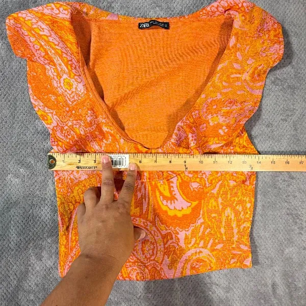 Zara Small Orange Pink Paisley Knit Crop Top Deep V Neck Cap Sleeve Ruffle Neck - Image 5