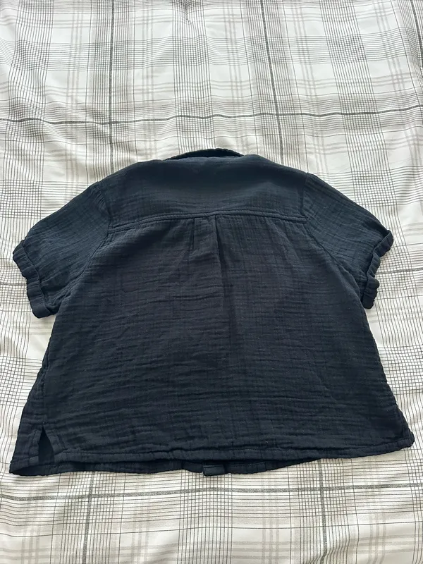 Old Navy Crinkle Gauze Button Down Top Black - Image 5