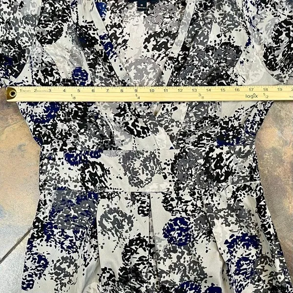 Banana Republic Women's V-neck Multicolor Short Puff Sleeved Dress 10 - Image 9
