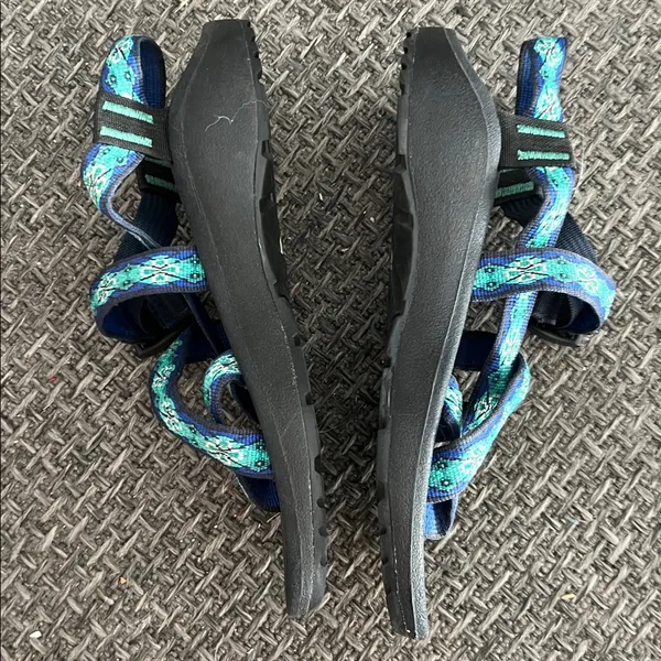 Chacos sandals blue size 8 - Image 2