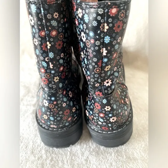 Whimsygoth Floral Platform Combat Boots - NWOT - Image 4
