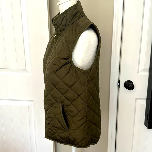 Old Navy ARMY GREEN PUFFER - Image 3