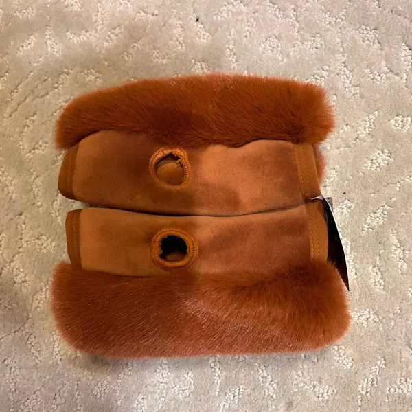 NWT fingerless gloves Brown - Image 2