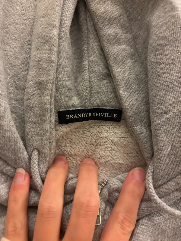 Brandy Melville Cropped Sweater Grey - Image 2