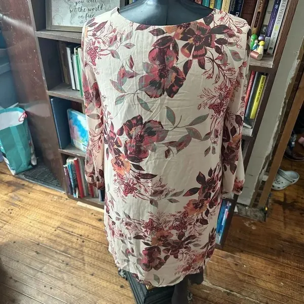 Lulu’s Shifting Dears Beige floral design L mini dress - Image 3