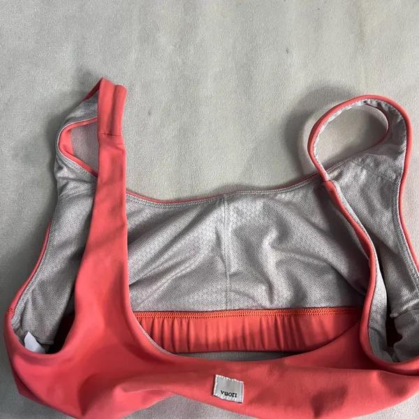 🌺 Vuori Sports Bra Coral Pink Medium VW158 Athletic Yoga Workout Top - Image 5