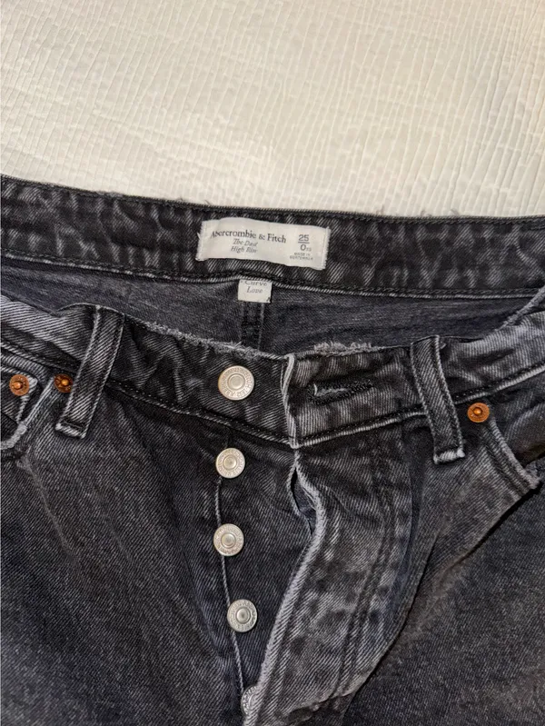 Abercrombie High-Rise Dad Curve Love Jeans - Image 3