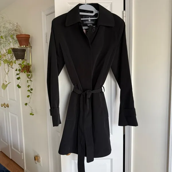 London Fog Black Belted Trench Coat Mid-Length Pink Pattern Lining - Size Medium - Image 4