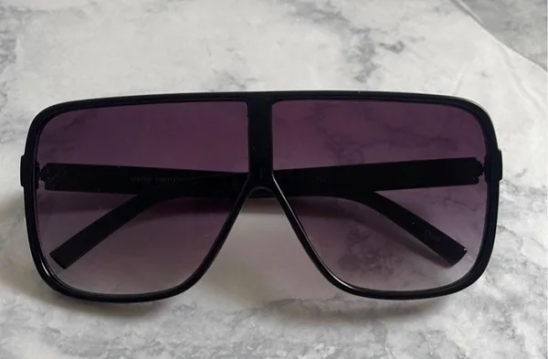 Oversize Sunglasses - Image 2