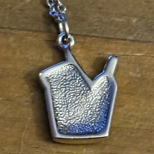 Silver tone champagne bucket pendant necklace - Image 5