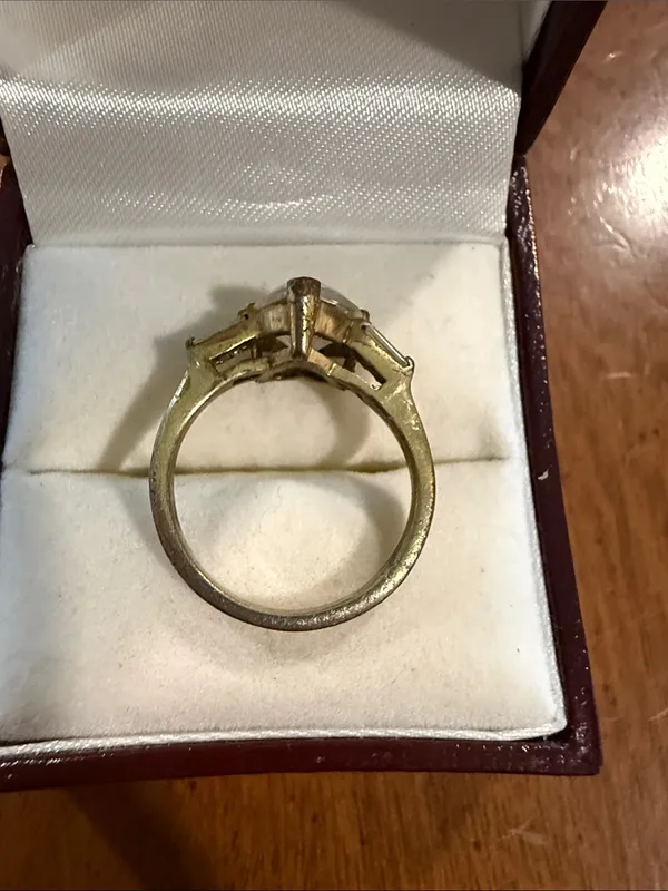 Vintage White Heart-Cut Crystal Ring - Women's Jewelry Size 5 - Image 5