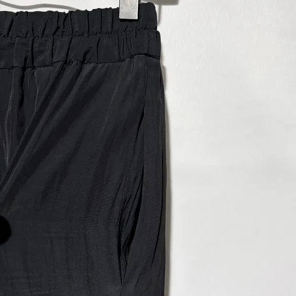 Aritzia Babaton Plisse Crinkled Satin Pull-On Pants Black Size Small - Image 5