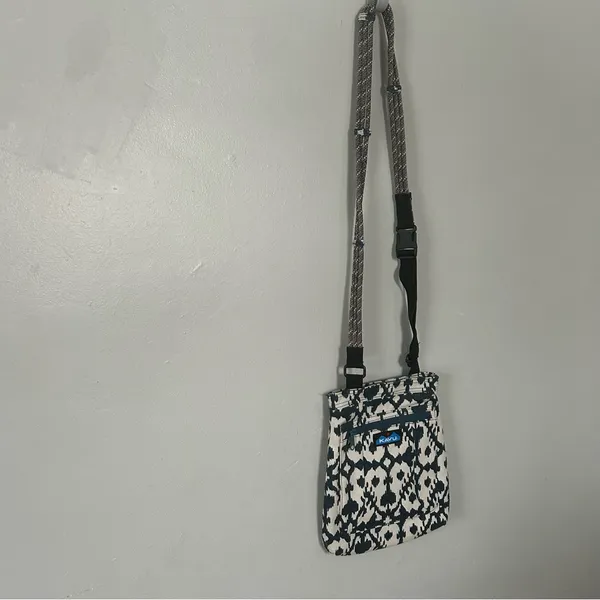 KAVU Small Crossbody Bag Black Blue White Geometric Print Adjustable Strap - Image 4