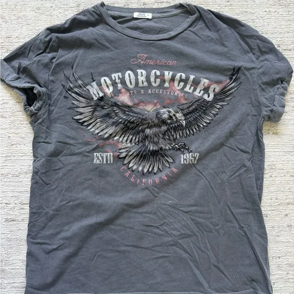 Ardene Gray Graphic Tee with Eagle Design (Size Small) - Image 4