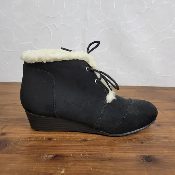 Mia Amore Sarah Womens Ankle Boots 7 Black Lace Up Suede Wedge Almond Toe NEW - Image 3