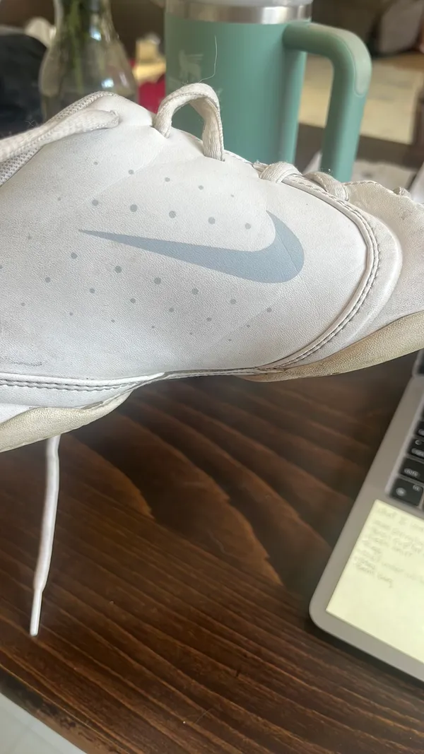 Nike Cheer White Shoes - Image 4