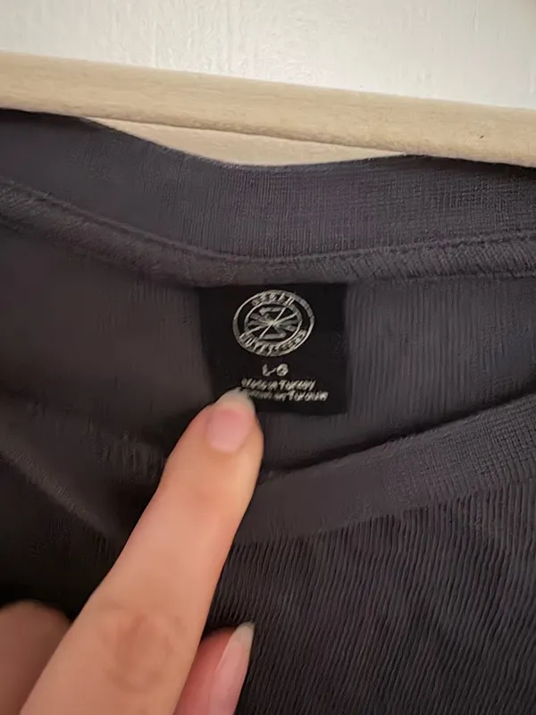 Urban Outfitters Crop Top Long Sleeve - Image 3