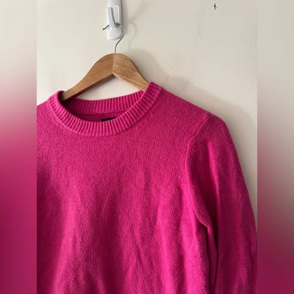 GAP Hot Pink Crewneck‎ Sweater - Image 2