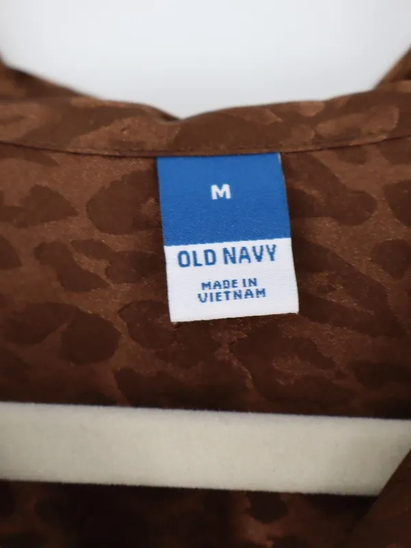 Old Navy Satin Boyfriend Shirt Women’s Medium Espresso Leopard Jacquard NWT - Image 6