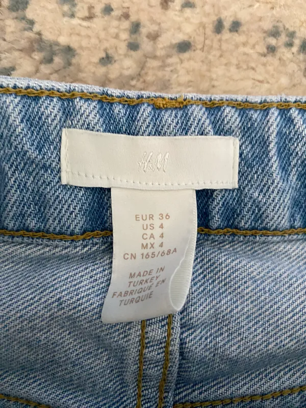 H&M Light Wash Jeans - Image 3