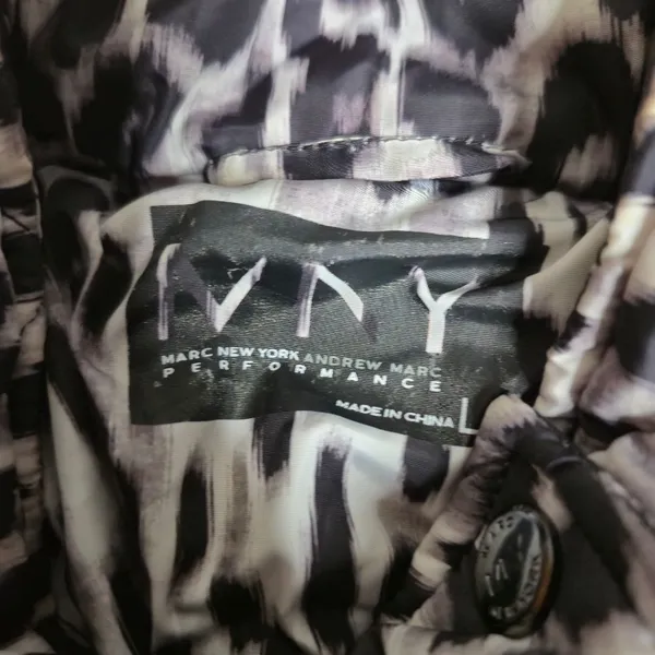 Andrew Snow Leopard Print Puffer Coat Size Large - Image 5