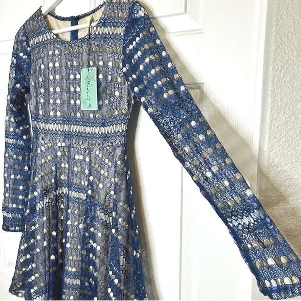Andree by Unit NWT Gold Lace Fit‎ & Flare Long Sleeve Dress Small - Image 3