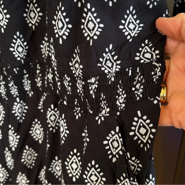 EUC Garnet Hill Shorts Romper Black White Size XL - Image 8